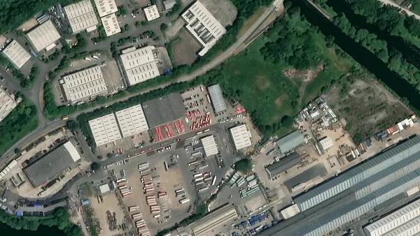 Parking dla ciężarówek Linkway Distribution Services w Leeds