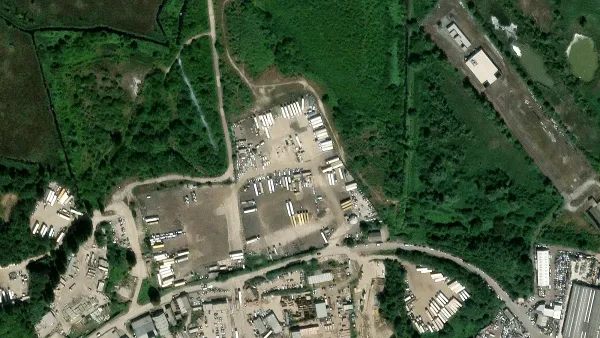 Truck parking lot Tovizi Transport Ltd. in Swanscombe