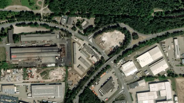 Parkovi&scaron;tě pro n&aacute;kladn&iacute; automobily v L&uuml;neburg