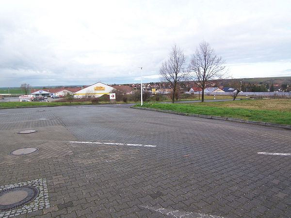Parkareal Total Tankstelle an der B80 Tankstellengelände in Teutschenthal