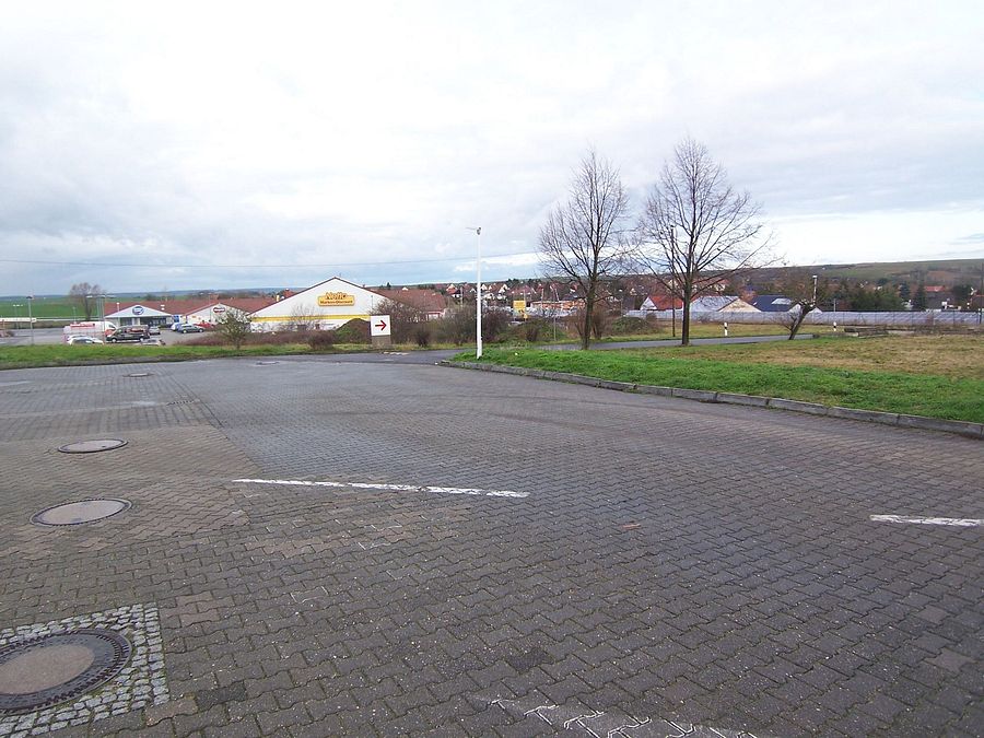 Parkareal Total Tankstelle an der B80 Tankstellengelände in Teutschenthal