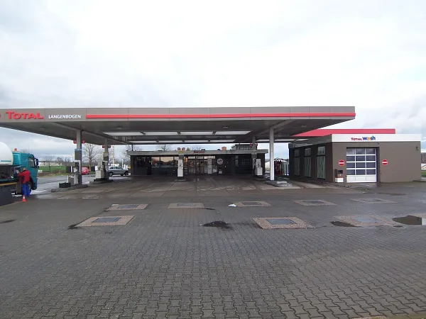 Місце для паркування вантажівок Total Tankstelle an der B80 Tankstellengelände в Teutschenthal