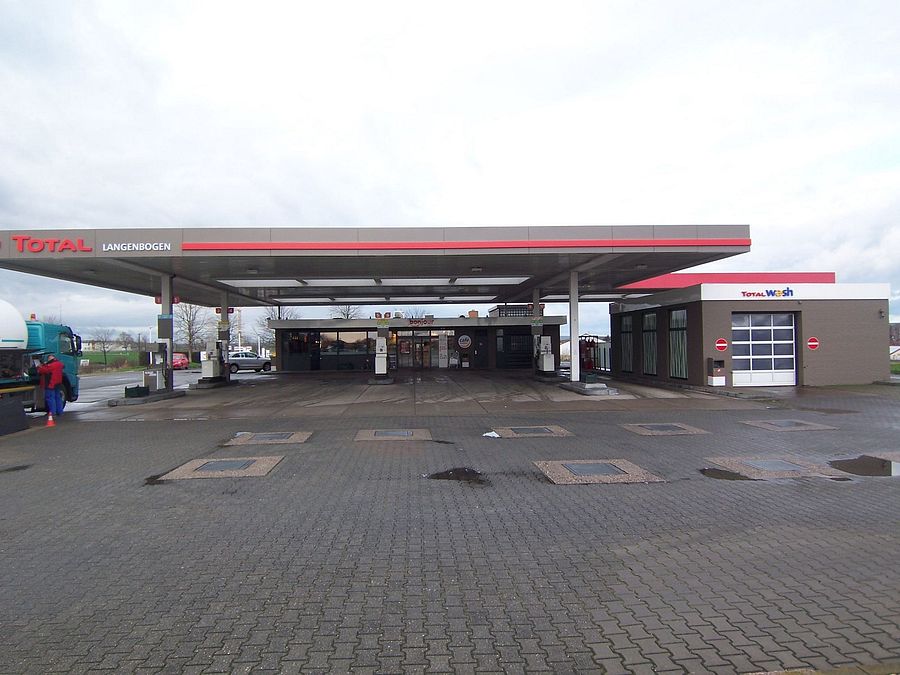 Parkareal Total Tankstelle an der B80 Tankstellengelände in Teutschenthal