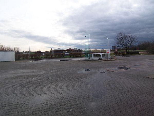 Parkareal Total Tankstelle an der B80 Tankstellengelände in Teutschenthal