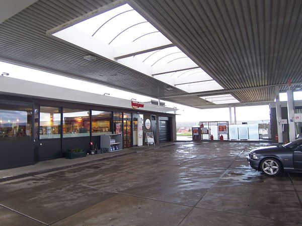 Parkareal Total Tankstelle an der B80 Tankstellengelände in Teutschenthal
