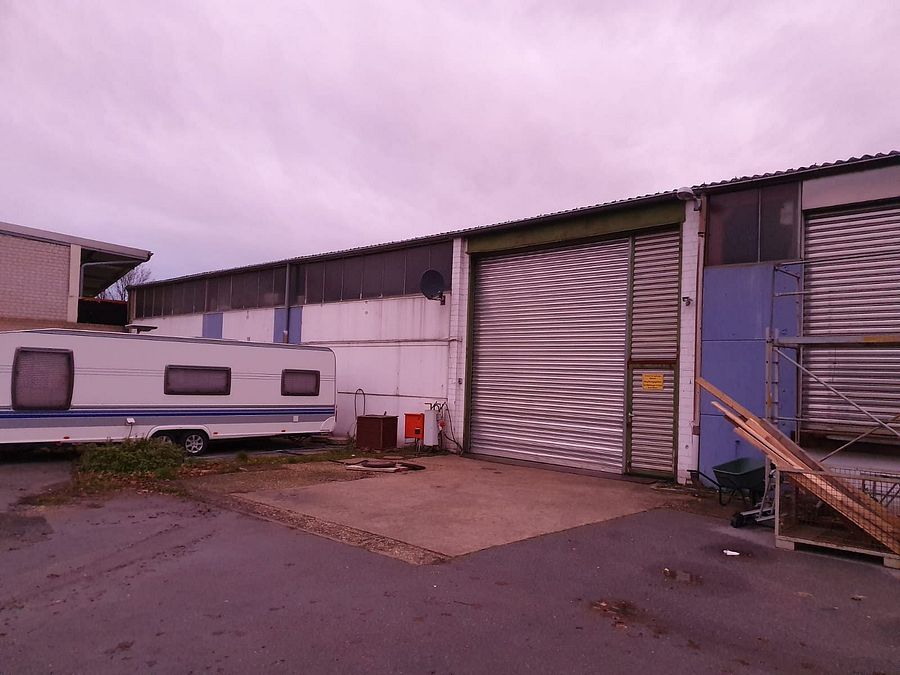 Area di parcheggio per autocarri Schaustellerbetrieb Raviol Betriebshof Düren