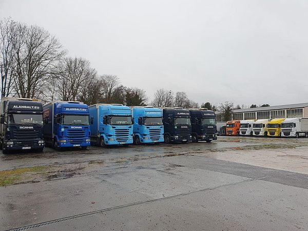 Area di parcheggio per autocarri Schaustellerbetrieb Raviol Betriebshof Düren