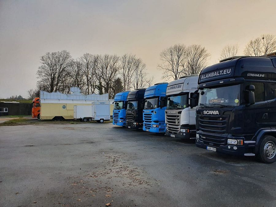 Area di parcheggio per autocarri Schaustellerbetrieb Raviol Betriebshof Düren