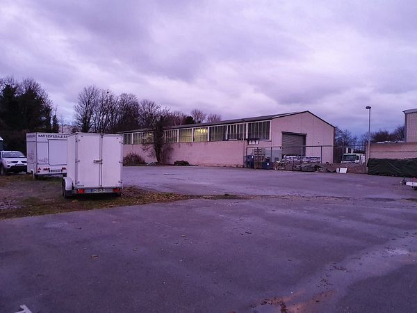 Area di parcheggio per autocarri Schaustellerbetrieb Raviol Betriebshof Düren