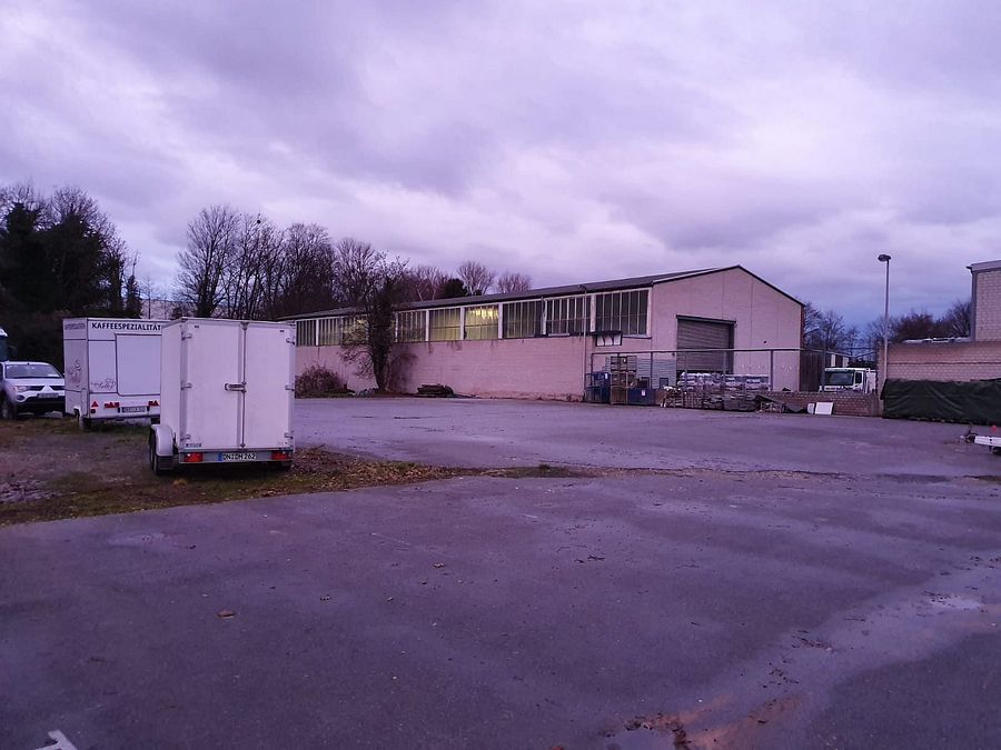 Area di parcheggio per autocarri Schaustellerbetrieb Raviol Betriebshof Düren