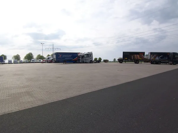 Zona de parcare pentru camioane Autohaus Oppel în Ansbach