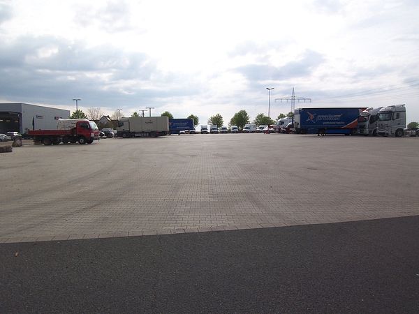 Parkoviště pro nákladní automobily Autohaus Oppel in Ansbach
