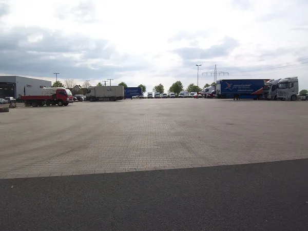 Zona de parcare pentru camioane Autohaus Oppel în Ansbach