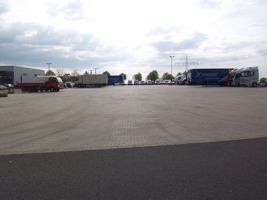 Parkoviště pro nákladní automobily Autohaus Oppel in Ansbach