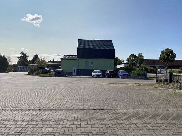 Area di parcheggio per autocarri Tobias Fröhlich Spedition Meseberg Betriebshof Niedere Börde