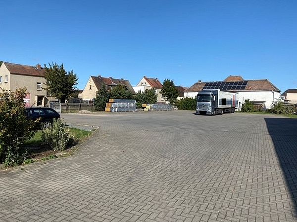 Area di parcheggio per autocarri Tobias Fröhlich Spedition Meseberg Betriebshof Niedere Börde