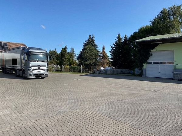 Area di parcheggio per autocarri Tobias Fröhlich Spedition Meseberg Betriebshof Niedere Börde