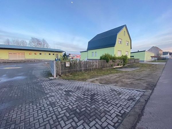 Area di parcheggio per autocarri Tobias Fröhlich Spedition Meseberg Betriebshof Niedere Börde