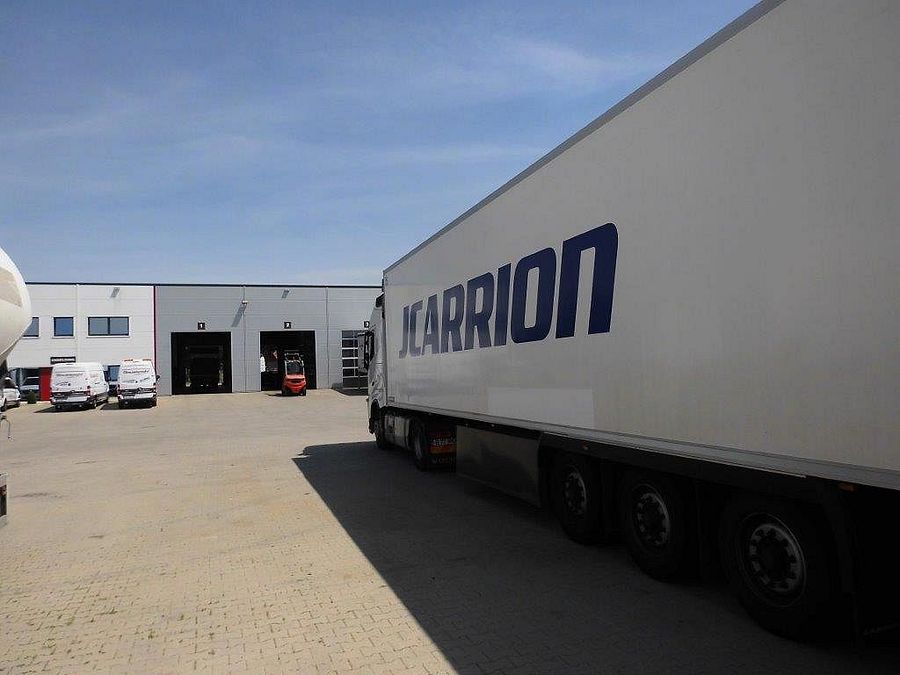 Area di parcheggio per autocarri Nutzfahrzeug Service Firmenhof Neuenkirchen-Vörden