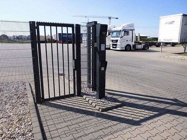 Area di parcheggio per autocarri Nutzfahrzeug Service Firmenhof Neuenkirchen-Vörden