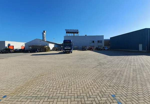 Truck parking lot NL Parkplatz A 6101 XD in Echt