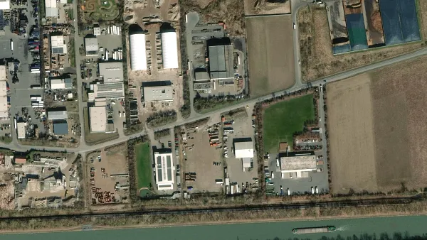 Місце для паркування вантажівок Mehrum Betriebshof в Hohenhameln