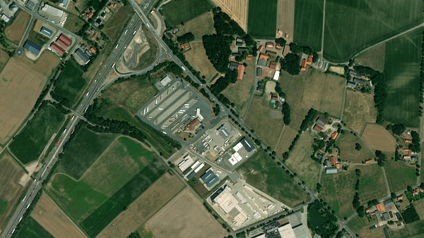 Area di parcheggio per autocarri Nutzfahrzeug Service Firmenhof Neuenkirchen-Vörden